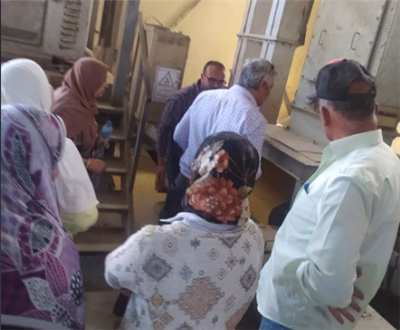 صورة جماعية لطلاب خلال زيارة Chemical Seed Company 2